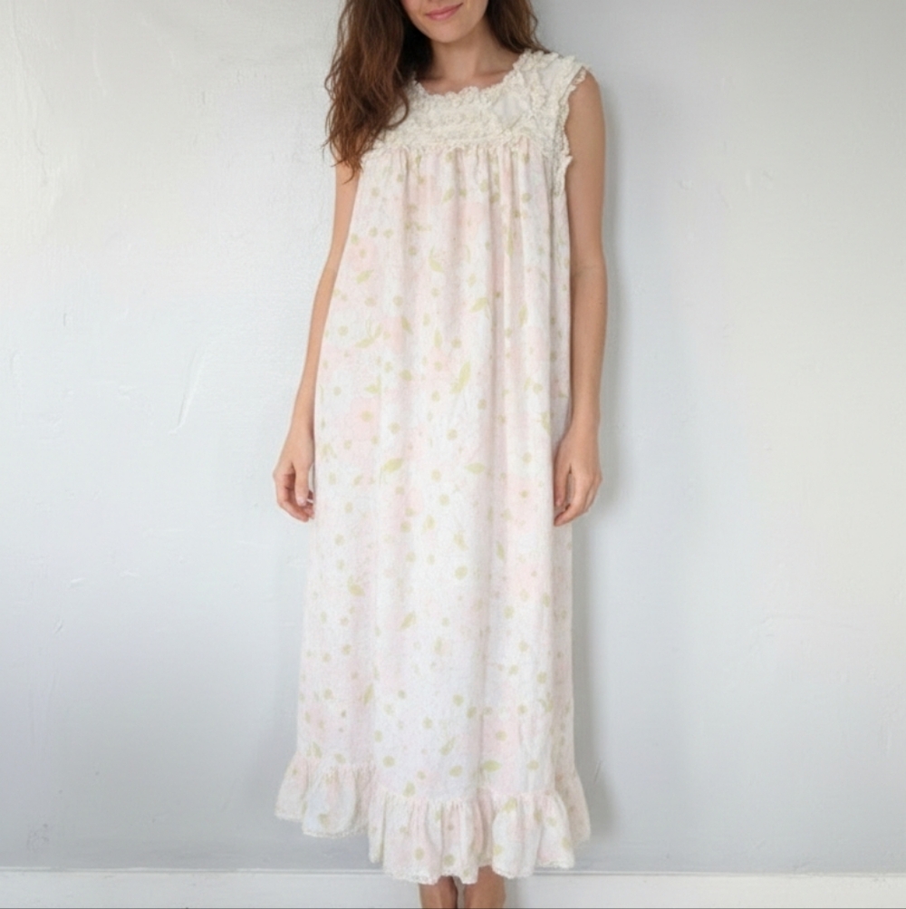 Vtg 70s Floral Cotton Granny Nightgown Lace Ruffle Yoke S
